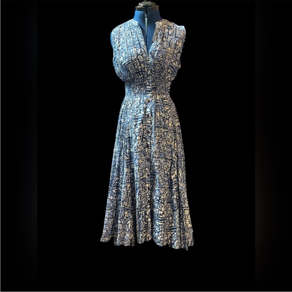 Chelsea & Theodore Blue and White Patterned Midi Dress